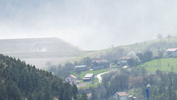 Пепео и прашина с Маљевца косе мештане